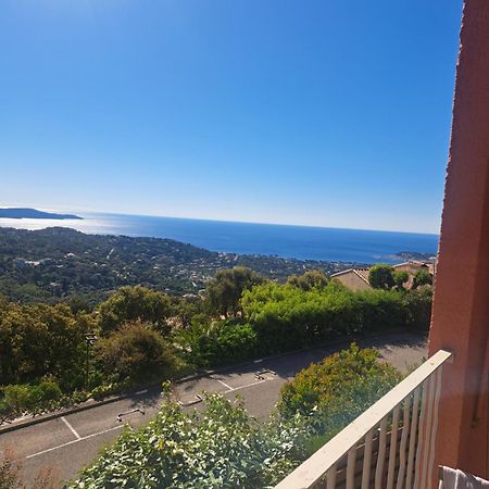 Location Vacance Vue Mer 4 A 6 Personnes Cavalaire-sur-Mer Eksteriør billede