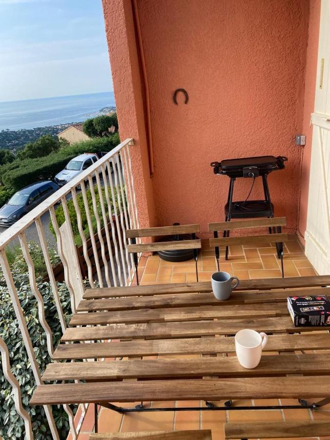 Location Vacance Vue Mer 4 A 6 Personnes Cavalaire-sur-Mer Eksteriør billede